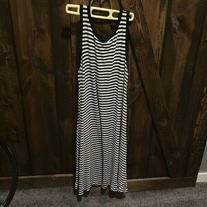 Black and White Striped Old Navy Sleeveless Swing Dress Size Medium